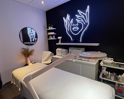 Permanent Make-up + Tattoo Artist